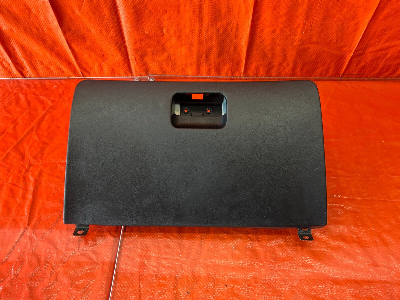 94 01 ACURA INTEGRA 2 & 4 DOOR   GLOVE BOX   BLACK   NO LOCK PRESENT   OEM #1180