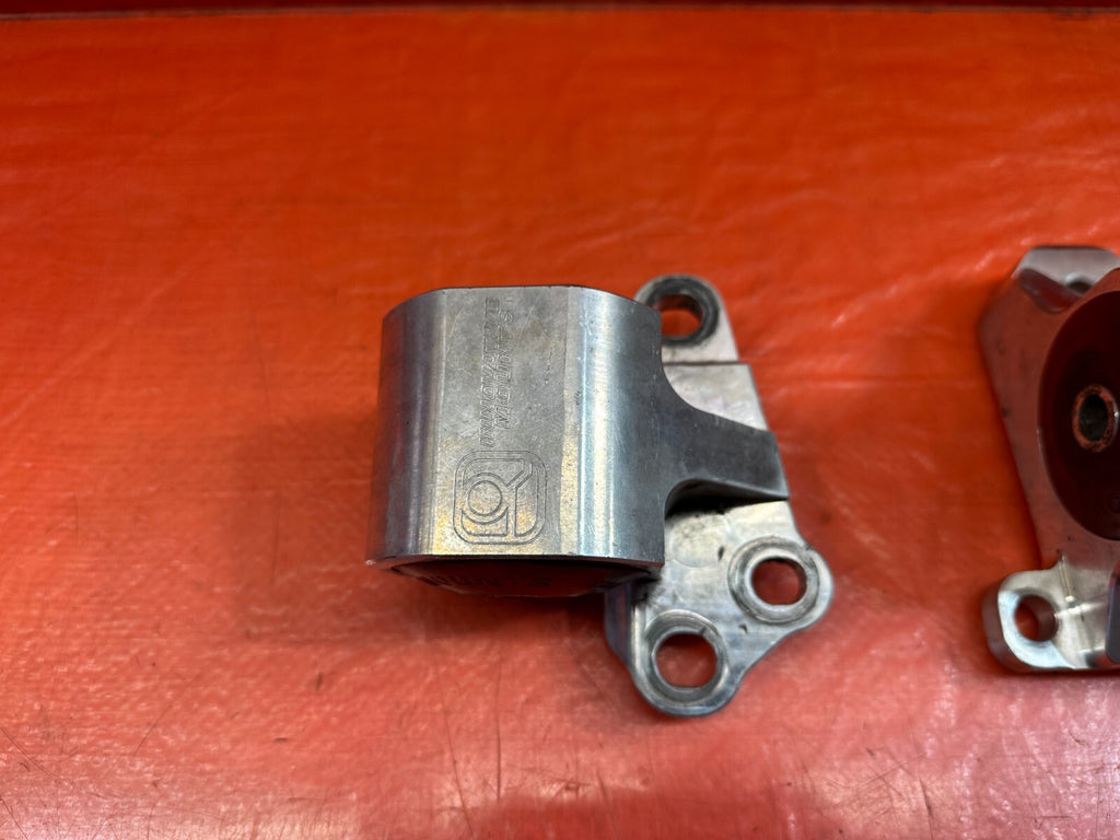 92 95 HONDA CIVIC   INNOVATIVE MOTORSPORTS MOTOT MOUNTS   RED INSERT   #23511