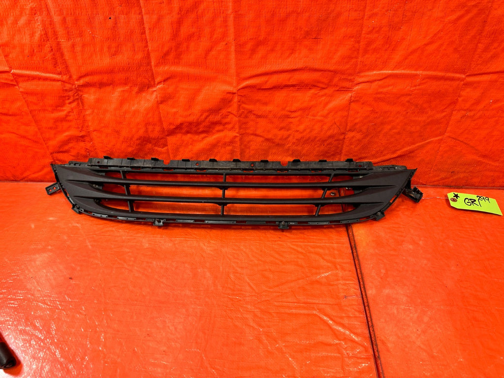 13 16 HYUNDAI GENESIS COUPE   LOWER FRONT BUMPER GRILLE INSERT TRIM PLASTIC OEM0