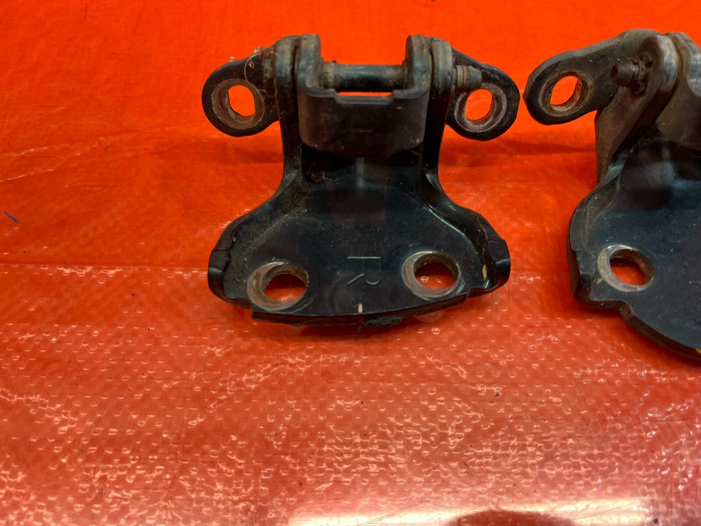 90 01 ACURA INTEGRA SEDAN   RIGHT REAR DOOR HINGE SET   UPPER & LOWER   OEM #1617