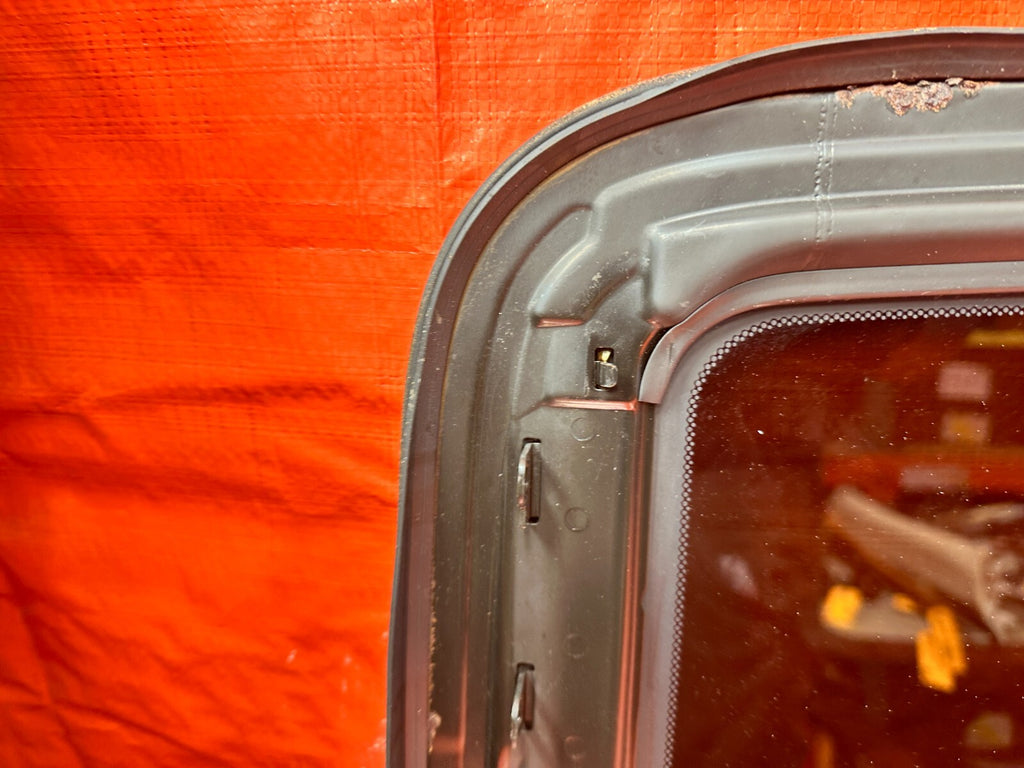 04 05 ACURA TSX   SUNROOF MOONROOF SLIDING ROOF   GLASS   OEM FACTORY #29111