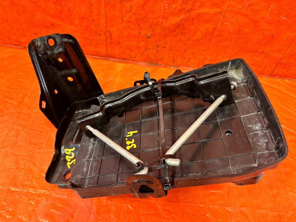 18 22 HONDA ACCORD 1.5L   BATTERY TRAY W/ LINER AND HARDWARE   COMPLETE OEM 3240