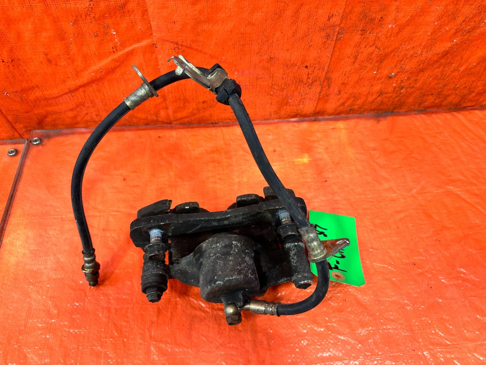 90 91 HONDA CIVIC HATCHBACK   DRIVER LEFT FRONT BRAKE CALIPER   OEM 3175