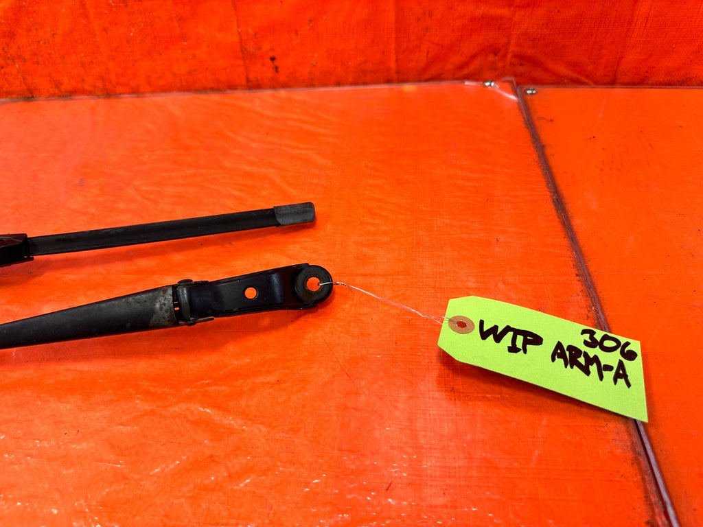 02 05 HONDA CIVIC SI EP3 HATCH   WINDSHIELD WIPER ARMS LEFT & RIGHT ARMS OEM 3061
