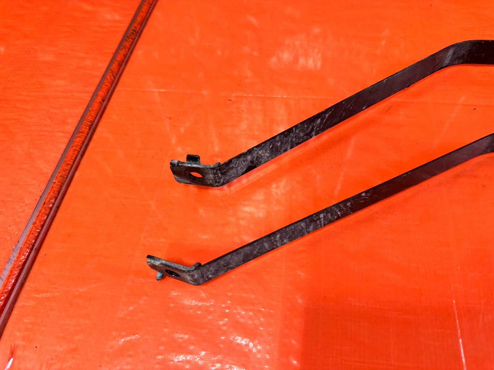04 08 ACURA TSX   GASOLINE GAS FUEL TANK STRAP SET STRAPS SUPPORTS   OEM #2759