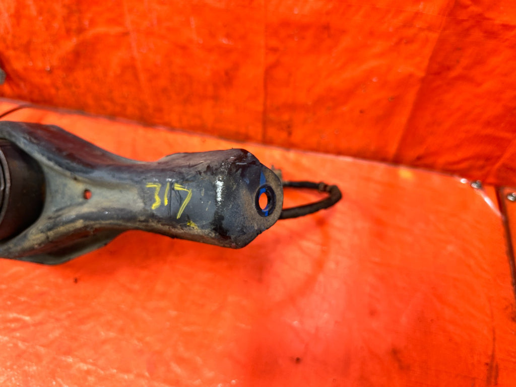 90 91 HONDA CIVIC HATCHBACK   PASSENGER RIGHT REAR TRAILING ARM LOWER ARM   OEM1