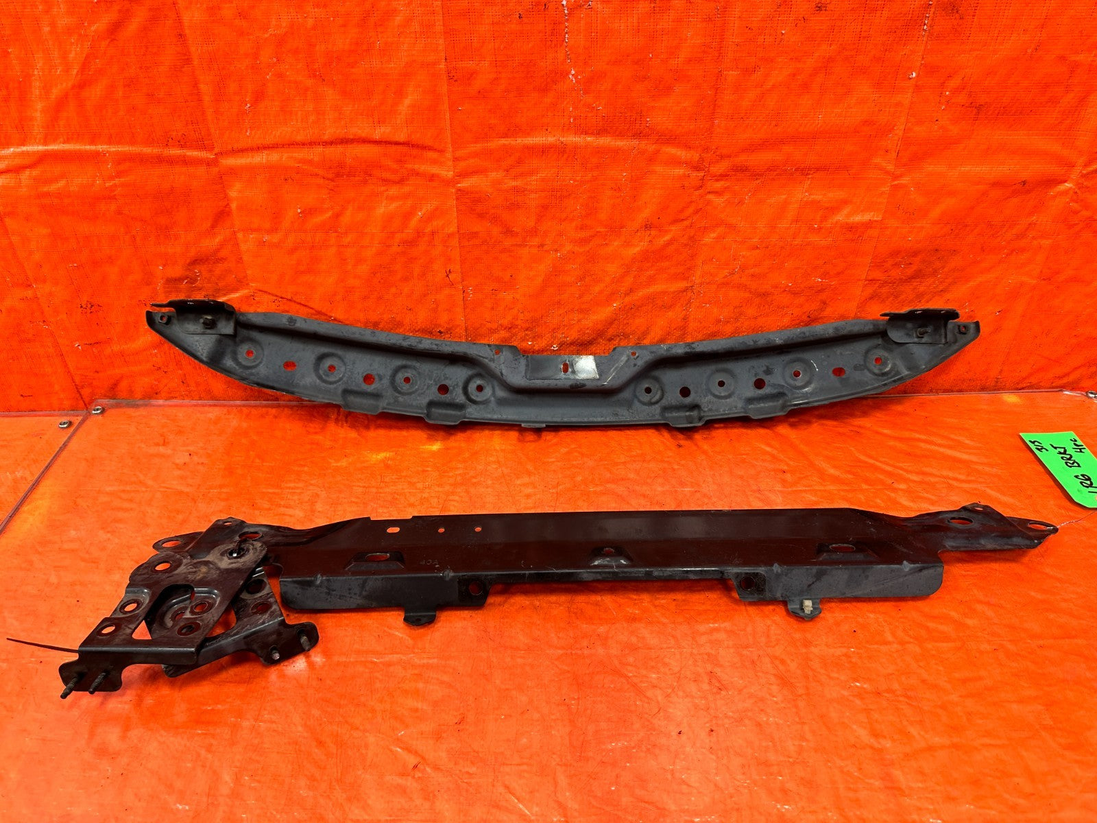 14 20 INFINITI Q50   FRONT RADIATOR SUPPORT UPPER RETAINER BRACKET   OEM #3134