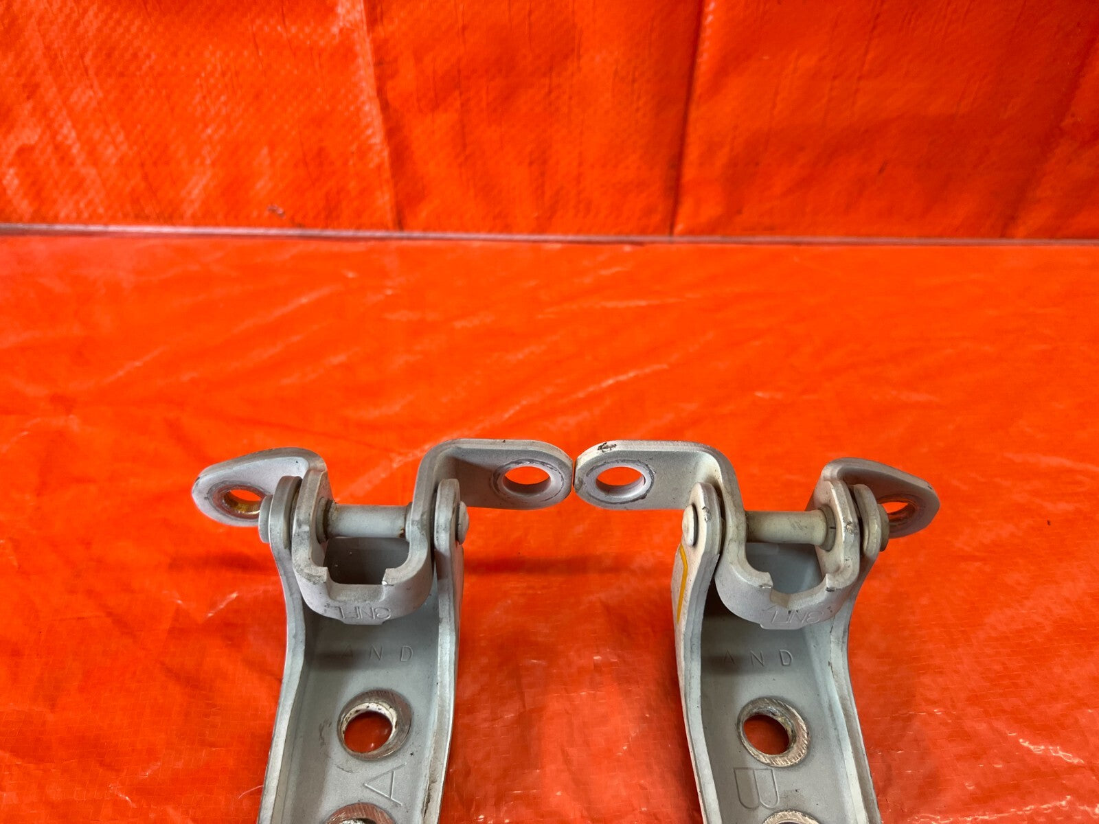 02 06 ACURA RSX   DRIVER LEFT FRONT DOOR HINGE SET UPPER LOWER   OEM #1336