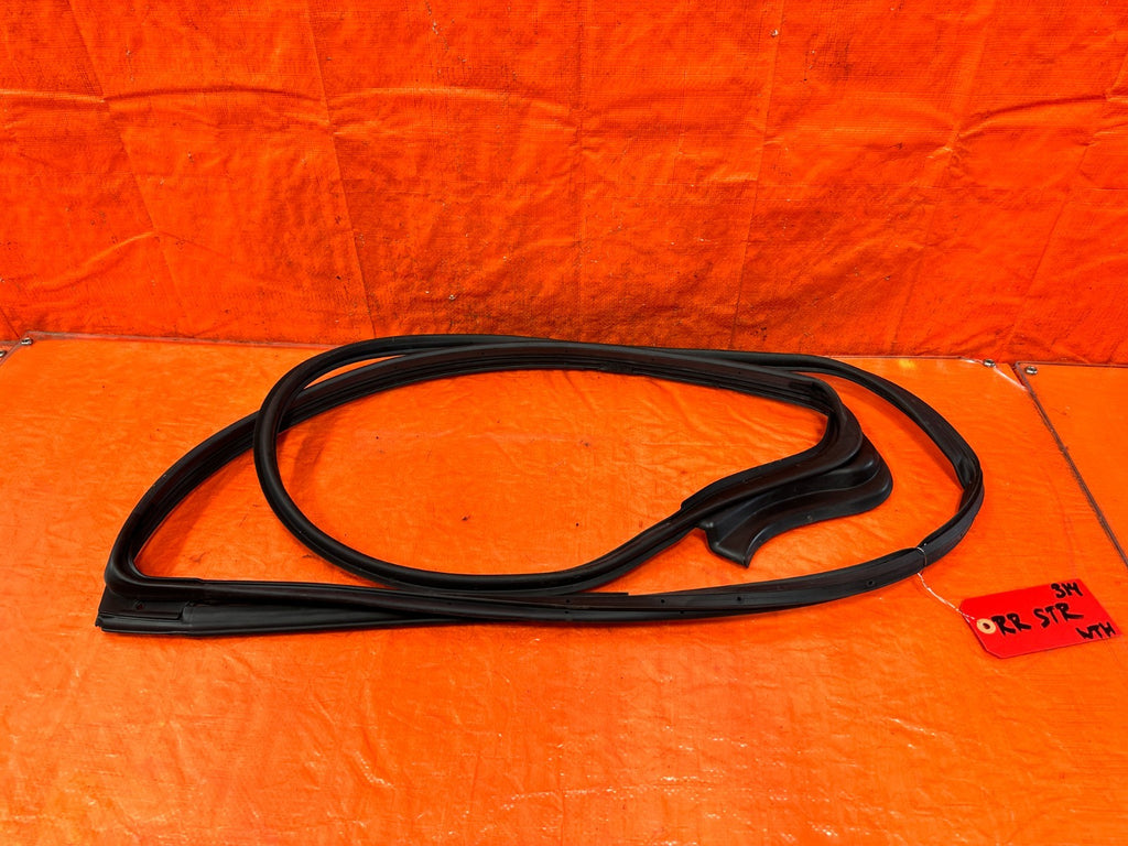 14 20 INFINITI Q50   PASSENGER RIGHT REAR WEATHER STRIP   OEM #3140