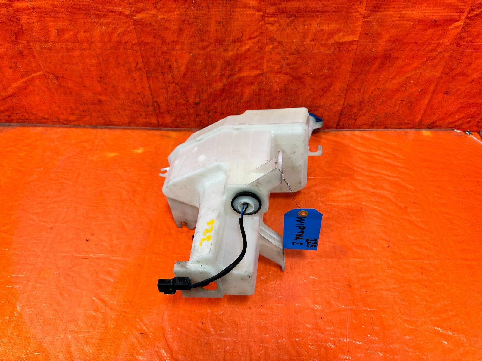 13 16 HYUNDAI GENESIS COUPE WINDSHIELD WIPER FLUID RESERVOIR TANK W/ MOTORS #3250