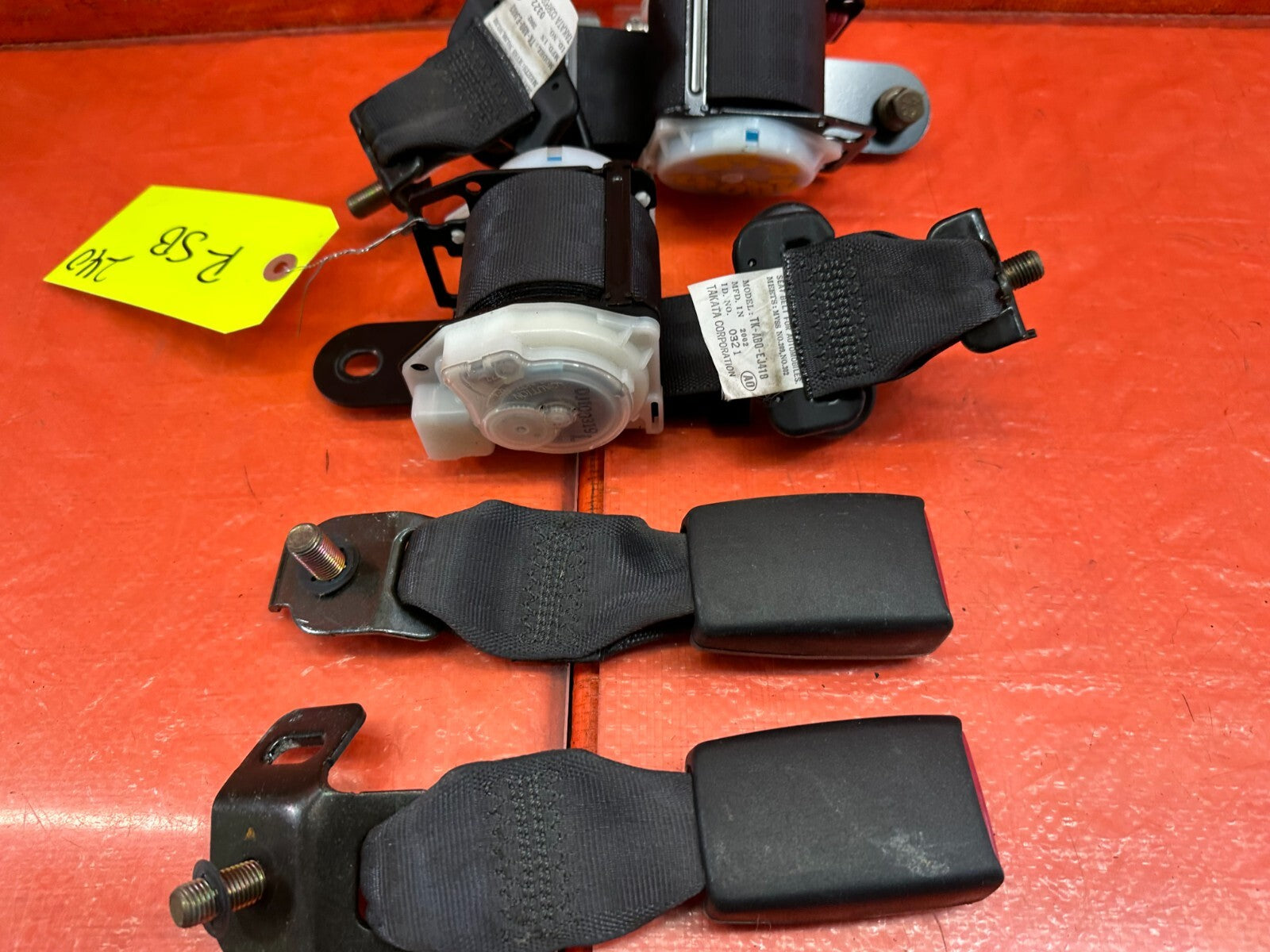 02 06 ACURA RSX TYPE S & BASE   REAR SEAT BELT SET LEFT RIGHT BLACK OEM #2402