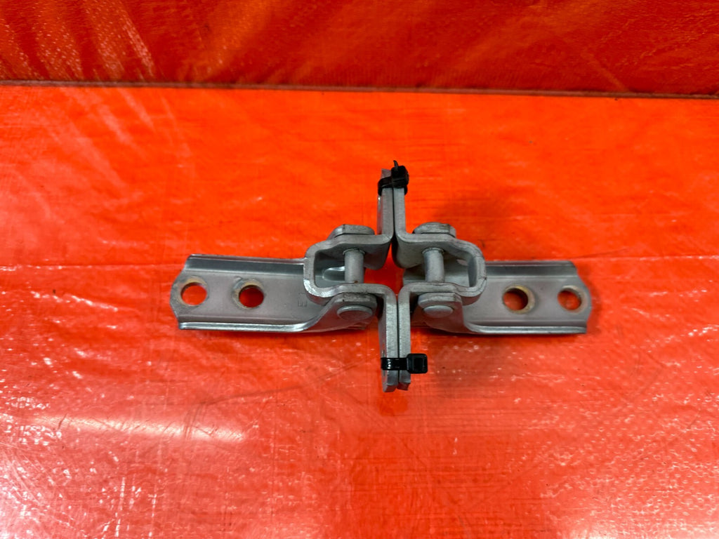08 15 LANCER EVOLUTION X EVO 10   DOOR HINGE SET UPPER & LOWER LEFT FRONT 2146