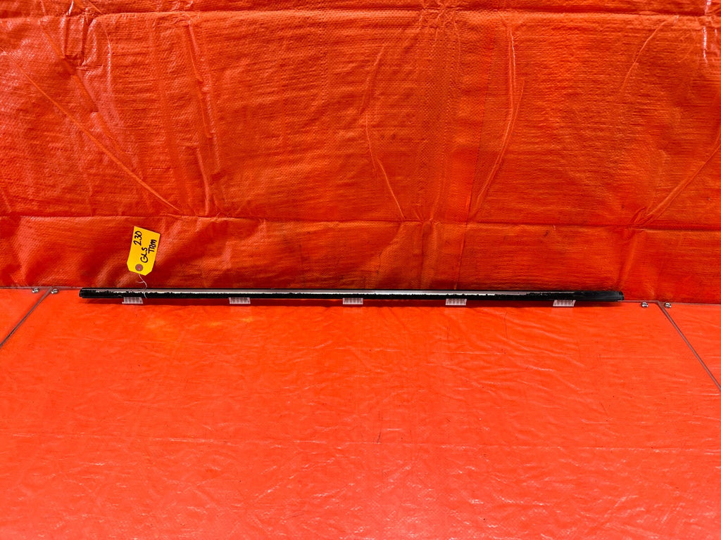 02 05 HONDA CIVIC SI EP3 HATCH   RIGHT FRONT EXTERIOR WINDOW GLASS TRIM OEM #2300