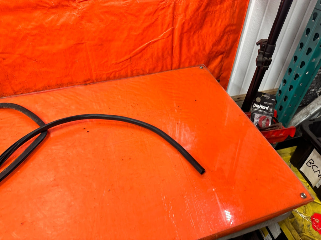 92 95 HONDA CIVIC 2D COUPE CHASSIS 2 DOOR OPEN TRIM WEATHER STRIP LEFT FRONT 3271
