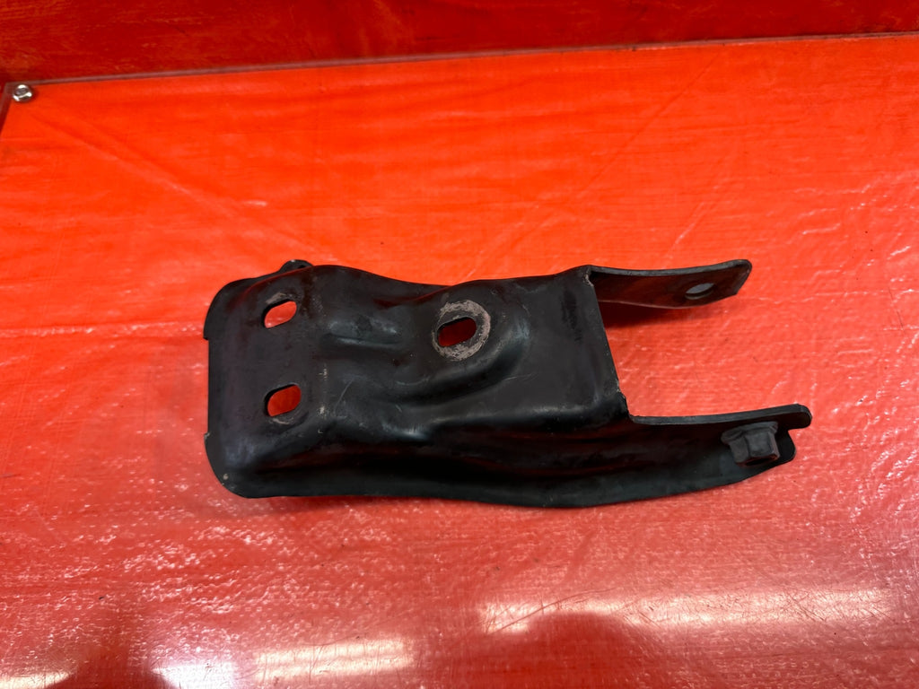 95 98 HONDA ODYSSEY   TRANSMISSION MOUNT BRACKET   OEM FACTORY #19310