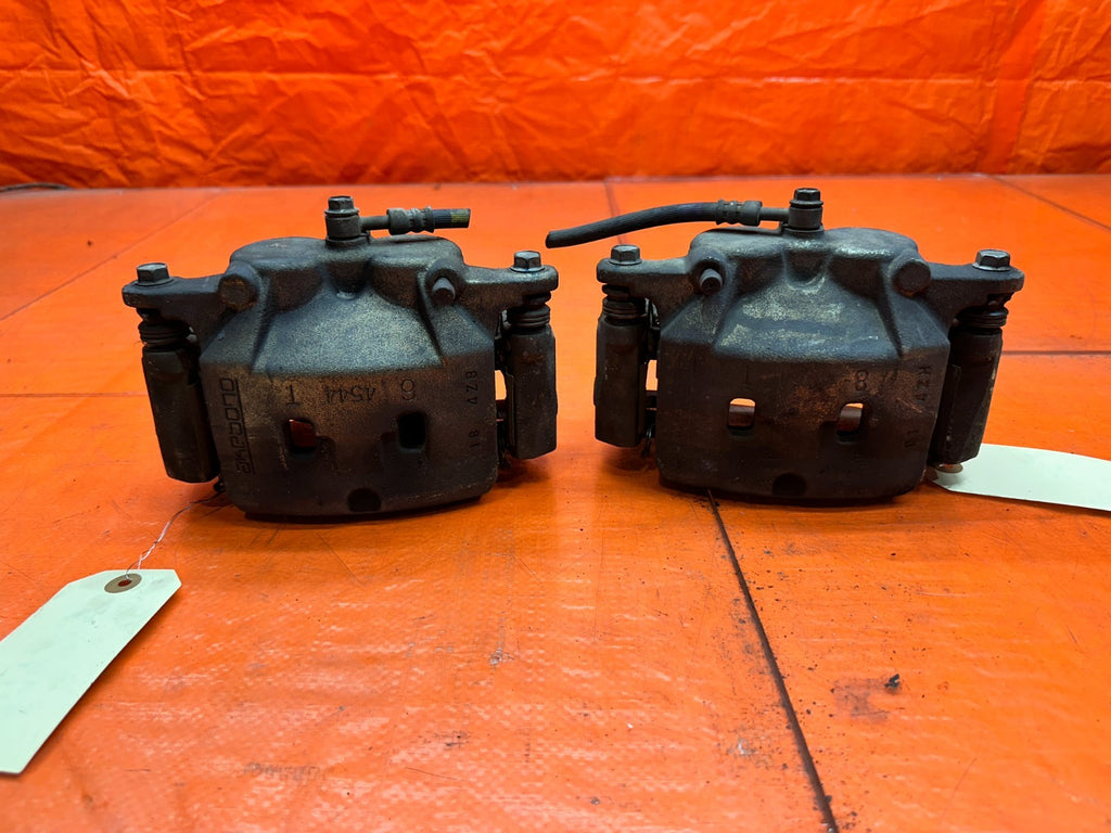 14-15 INFINITI Q50 3.7L FRONT LEFT RIGHT BRAKE CALIPERS SET PAIR ASSEMBLY OEM #35