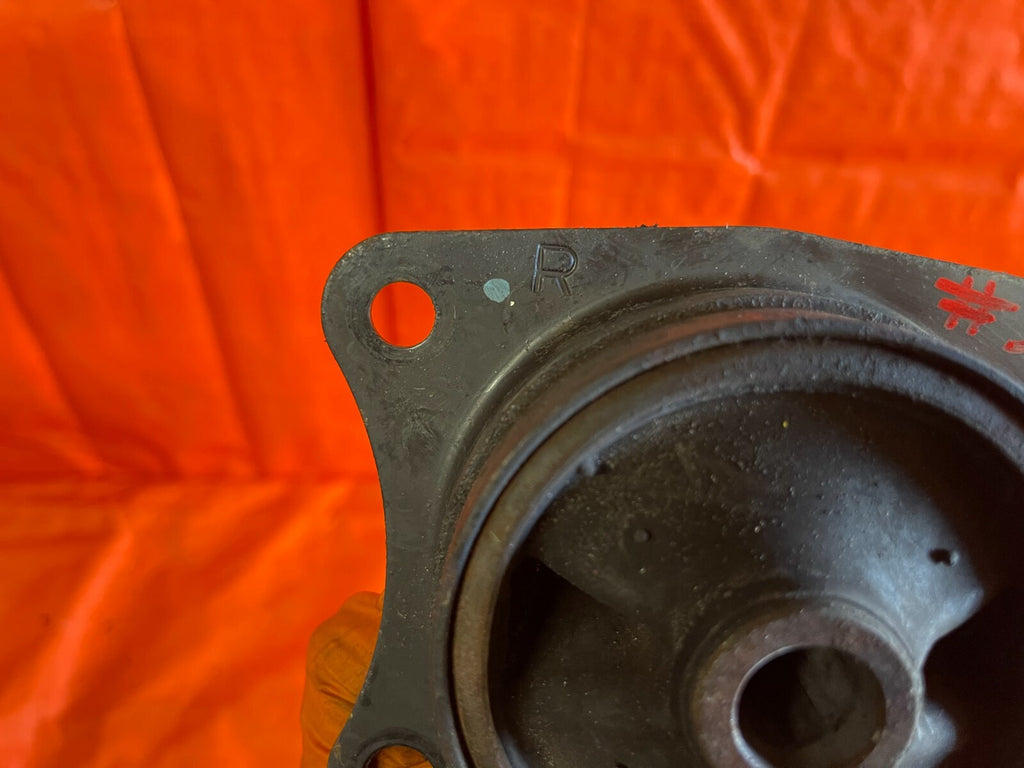 00 09 HONDA S2000   PASSENGER RIGHT DIFFERENTIL RUBBER MOUNT   OEM FACTORY OE1