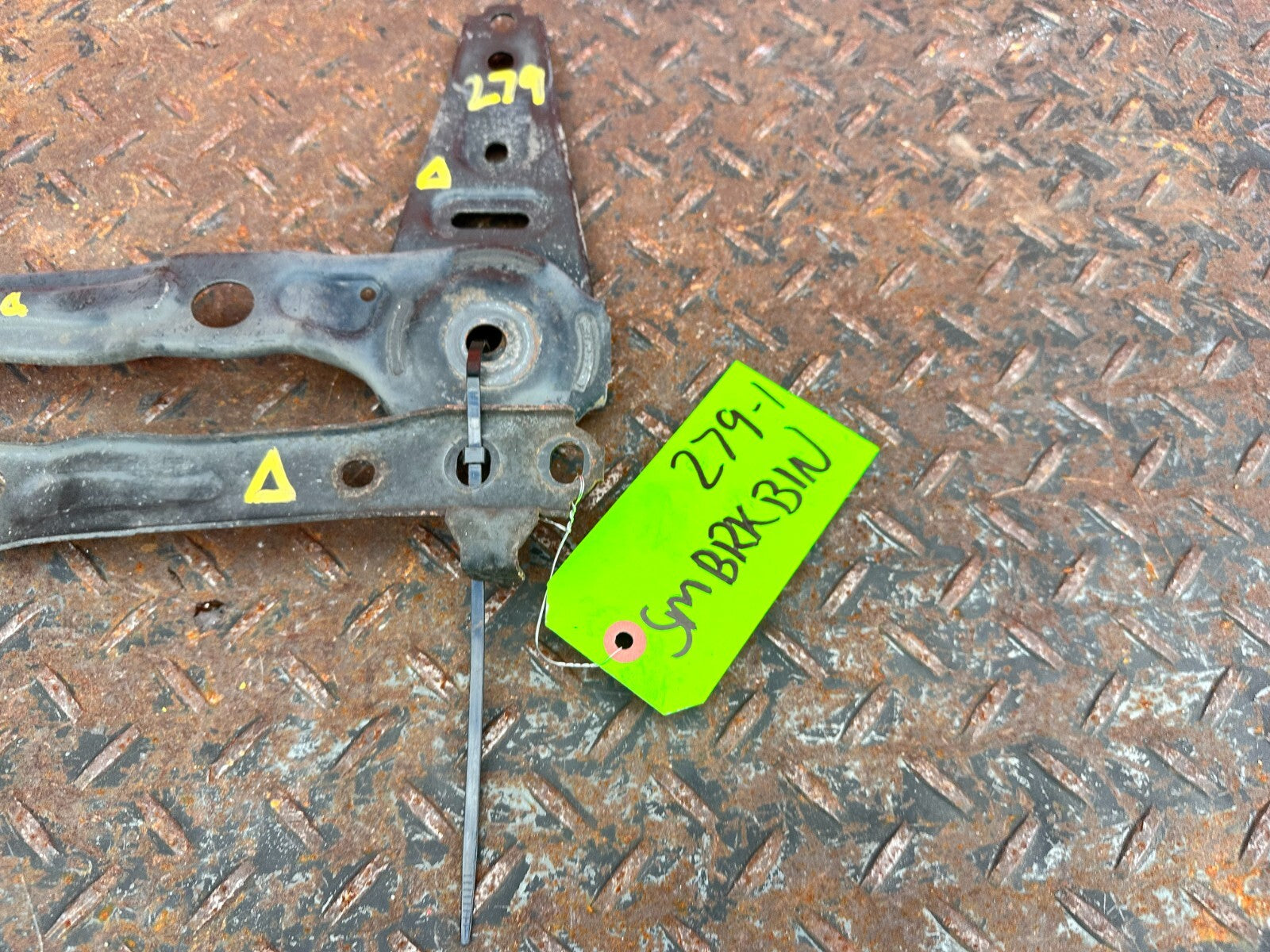 09 14 ACURA TSX   REAR SUB FRAME CROSSMEMBER MOUNTING BRACKETS BRACES OEM #2791