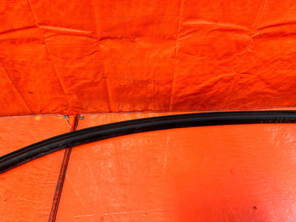 08 15 INFINITI G37 & Q60 COUPE   DRIVER LEFT   UPPER WEATHER STRIP RUBBER OEM7