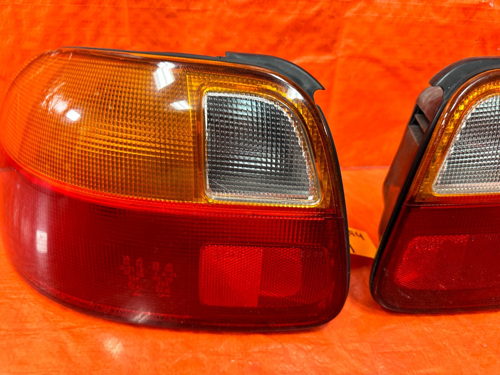 93 97 HONDA DEL SOL   FACTORY TAIL LIGHTS TAIL LAMPS LEFT & RIGHT   OEM #2946