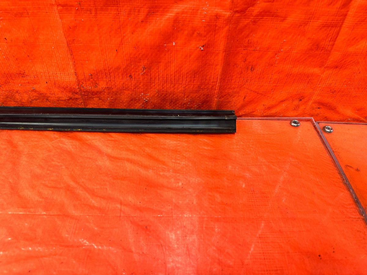 97-01 HONDA CR-V CRV - DRIVER LEFT REAR WINDOW GLASS RUN CHANNEL OEM 3018