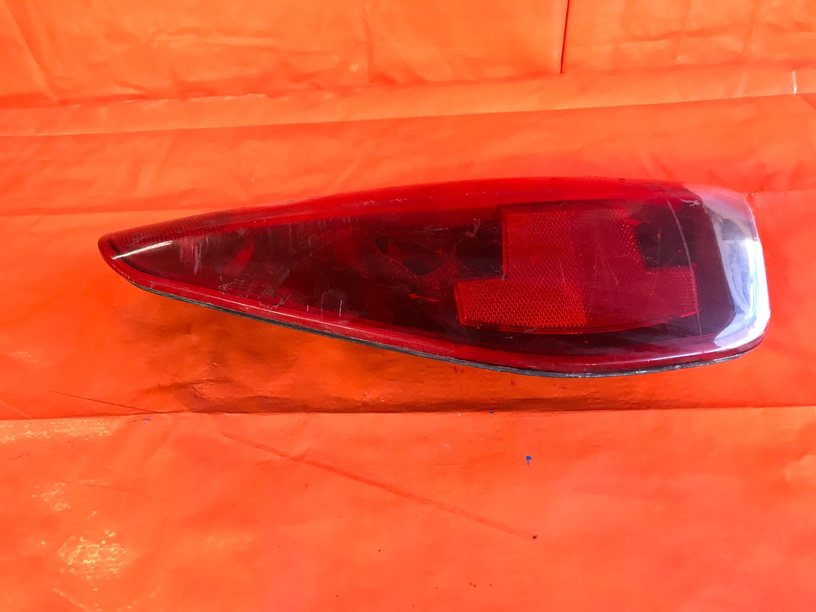 TYC BRAND   2004 04 CHEVROLET COLORADO PASSENGER RIGHT TAIL LIGHT LAMP   FLAWS5