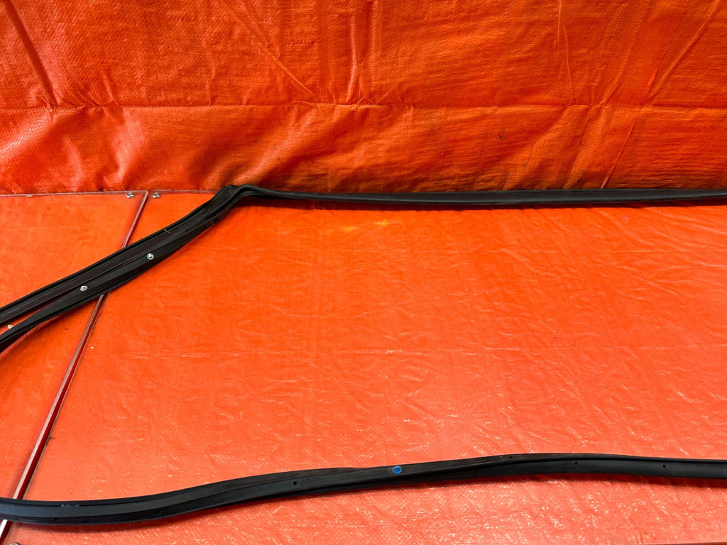 14 21 INFINITI Q50 PASSENGER RIGHT REAR DOOR WEATHER STRIP RUBBER GASKET OEM 2426