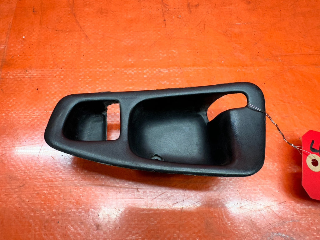 92 95 HONDA CIVIC EX 2D   DRIVER LEFT INSIDE DOOR HANDLE BEZEL TRIM   OEM #3330