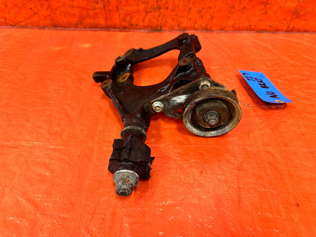 92 95 HONDA CIVIC   D SERIES   D15 D16 SOHC AC COMPRESSOR BRACKET   OEM 3273