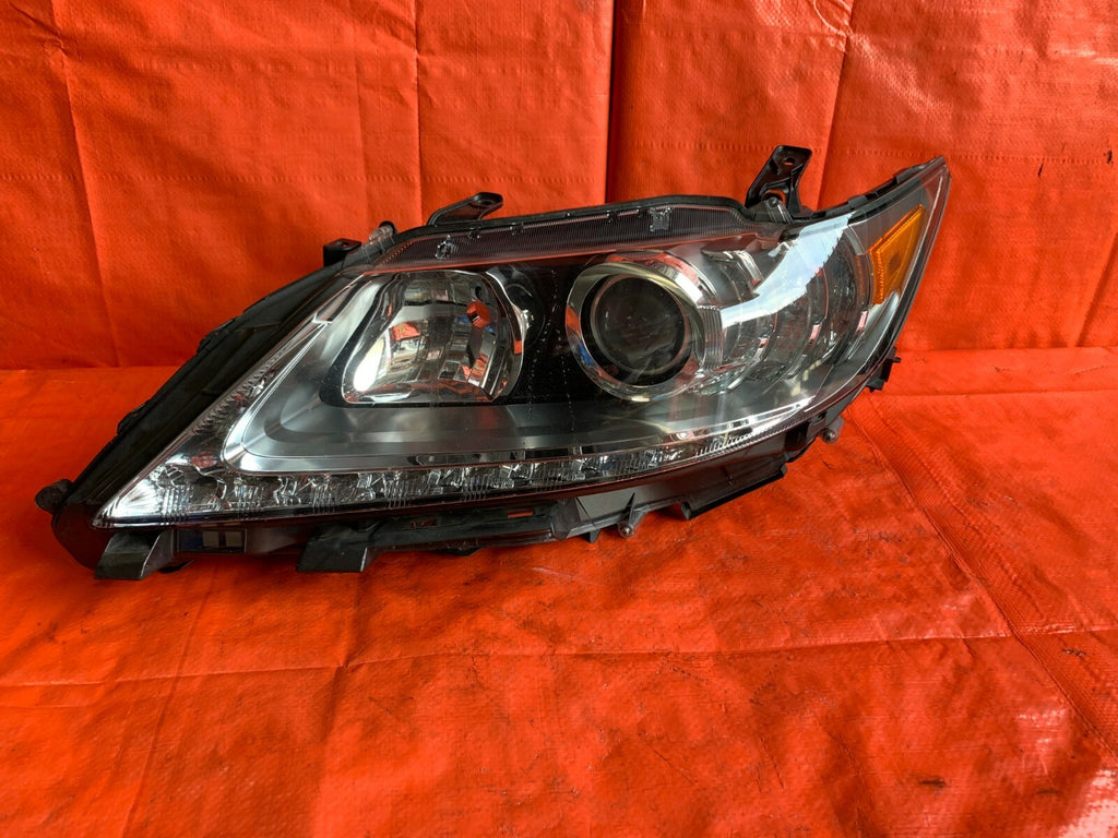 OEM 2013 2014 2015 LEXUS ES350 DRIVER LEFT HEADLIGHT HEADLAMP   SMALL CHIP LENS0