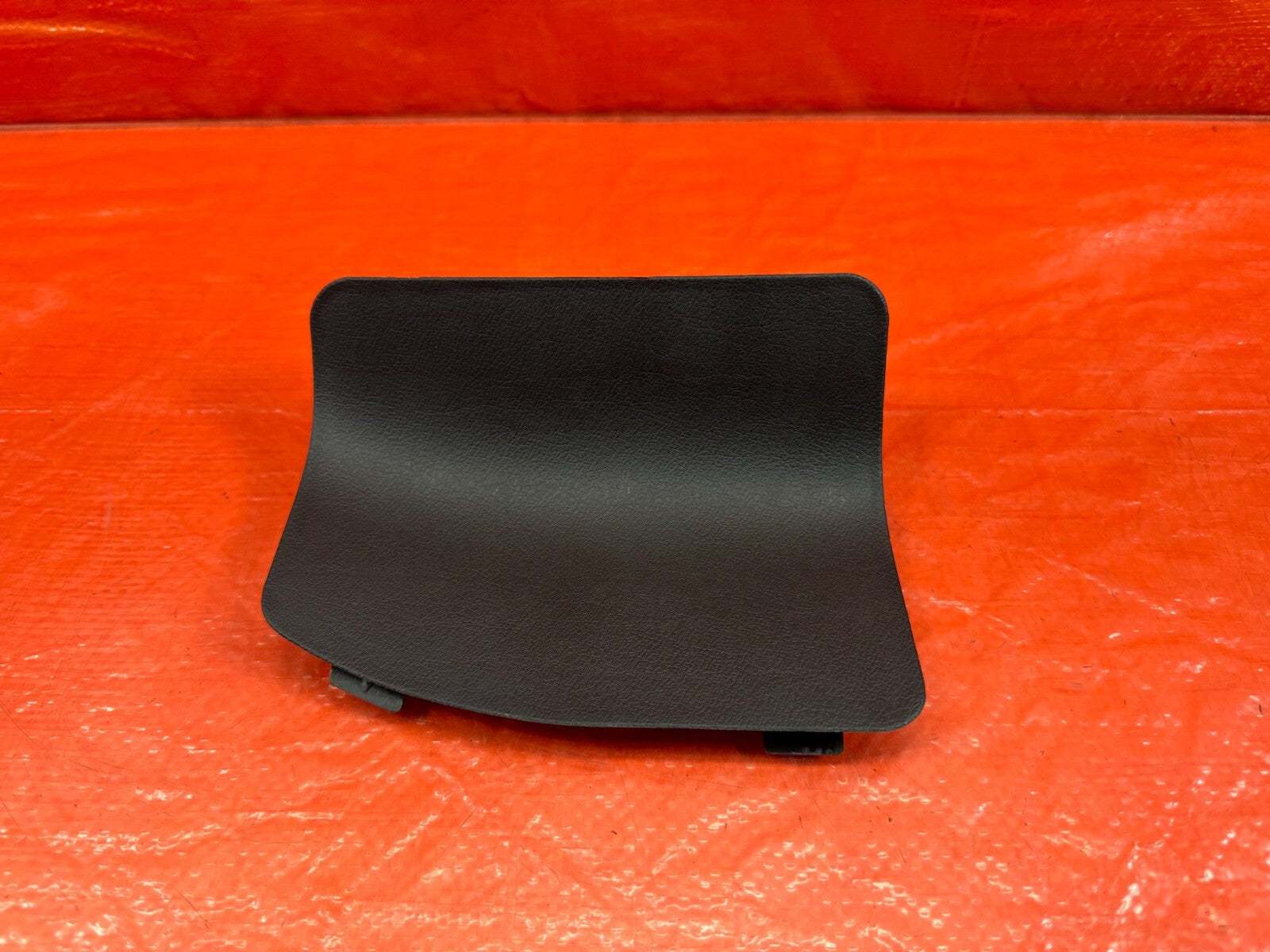 02 05 HONDA CIVIC SI EP3 HATCHBACK   TAIL LIGHT TRIM PLASTIC COVER LEFT OEM #1864