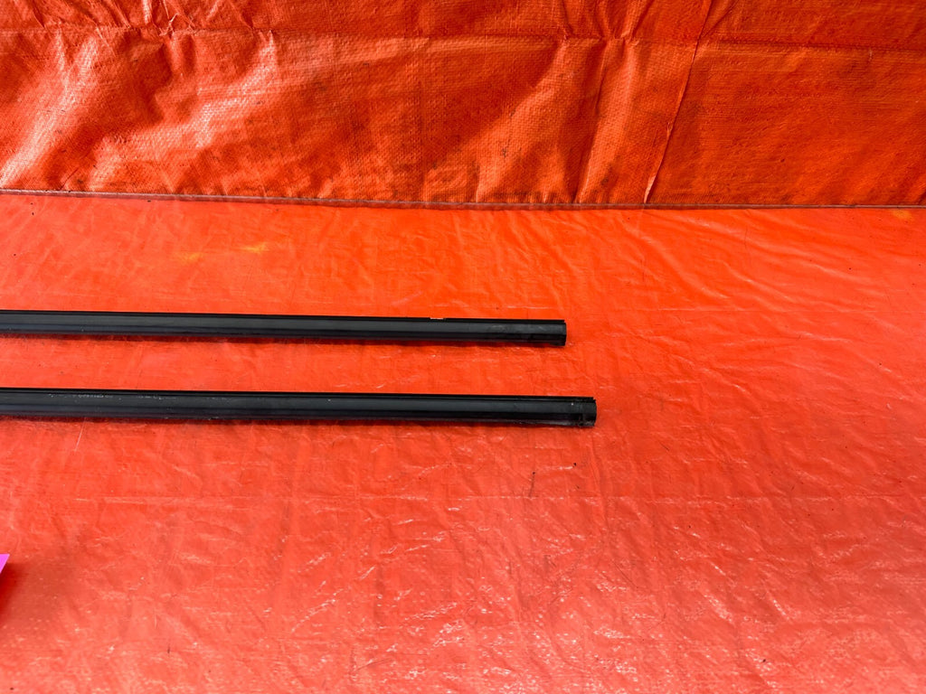 06 11 CIVIC 2D COUPE   EXTERIOR DOOR WINDOW GLASS TRIM SET LEFT RIGHT   OEM 2371