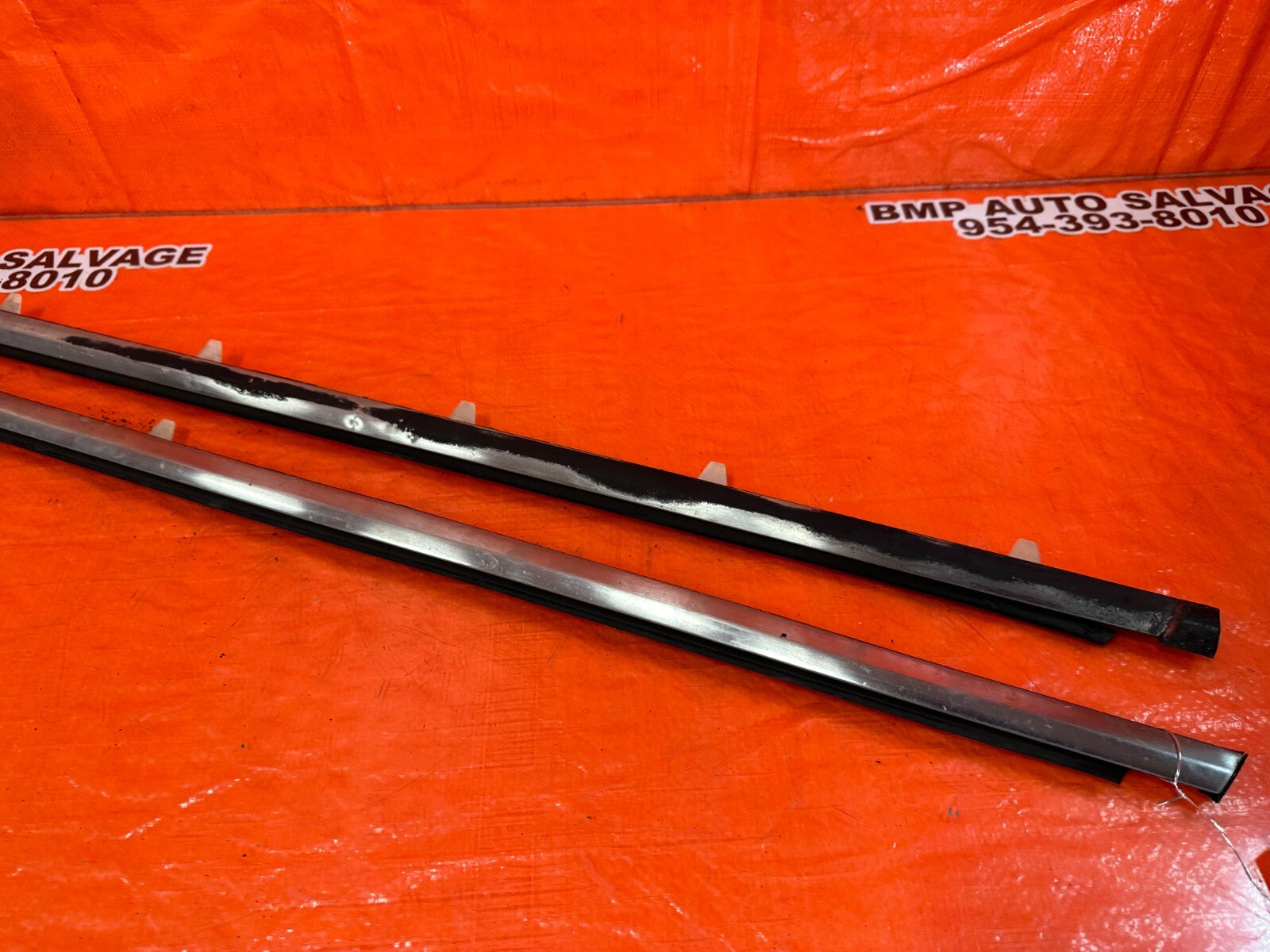97 01 HONDA PRELUDE   EXTERIOR DOOR WINDOW GLASS TRIM SET LEFT RIGHT   OEM #2596