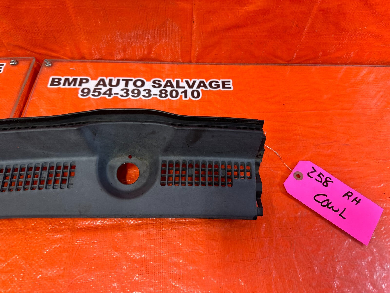 02 05 HONDA CIVIC SI EP3 HATCH   WIPER COWL TRIM   DRIVER LEFT SIDE OEM #2584