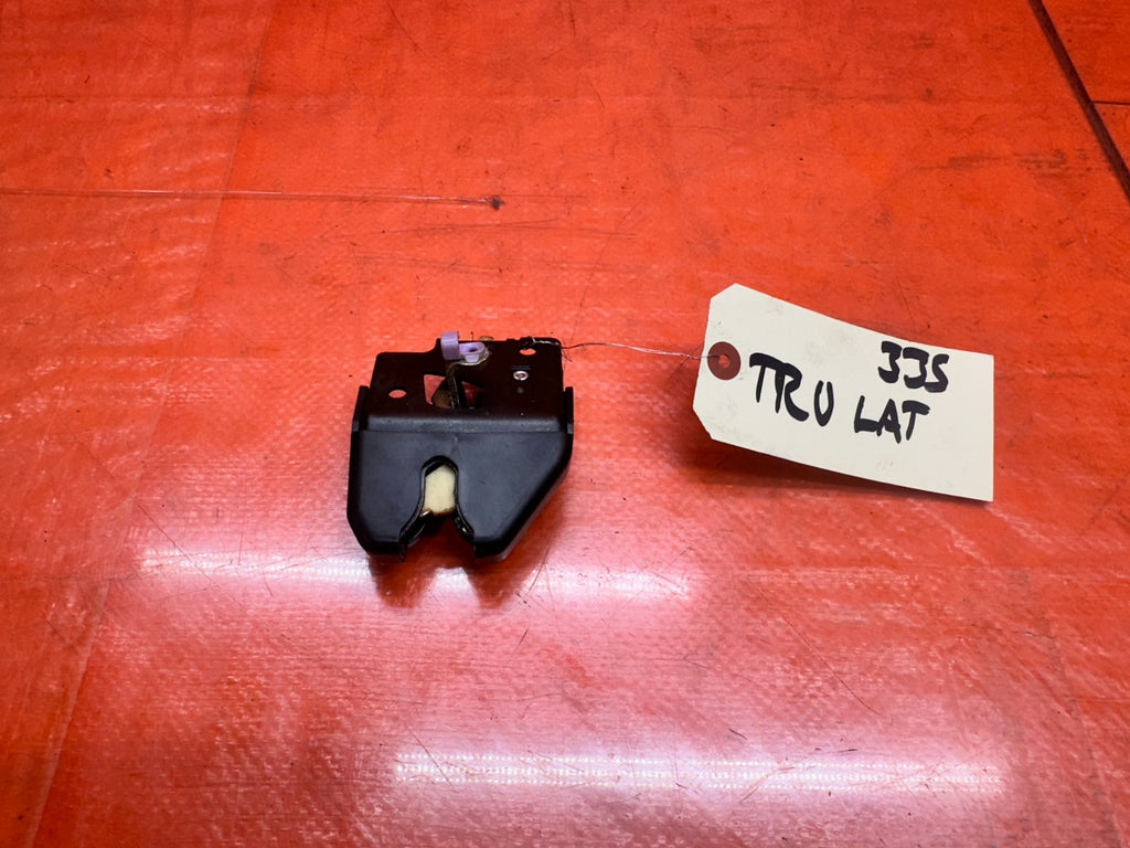 97 01 HONDA PRELUDE 2.2L REAR TRUNK DECKLID LOCK LATCH ACTUATOR CATCH OEM #3350