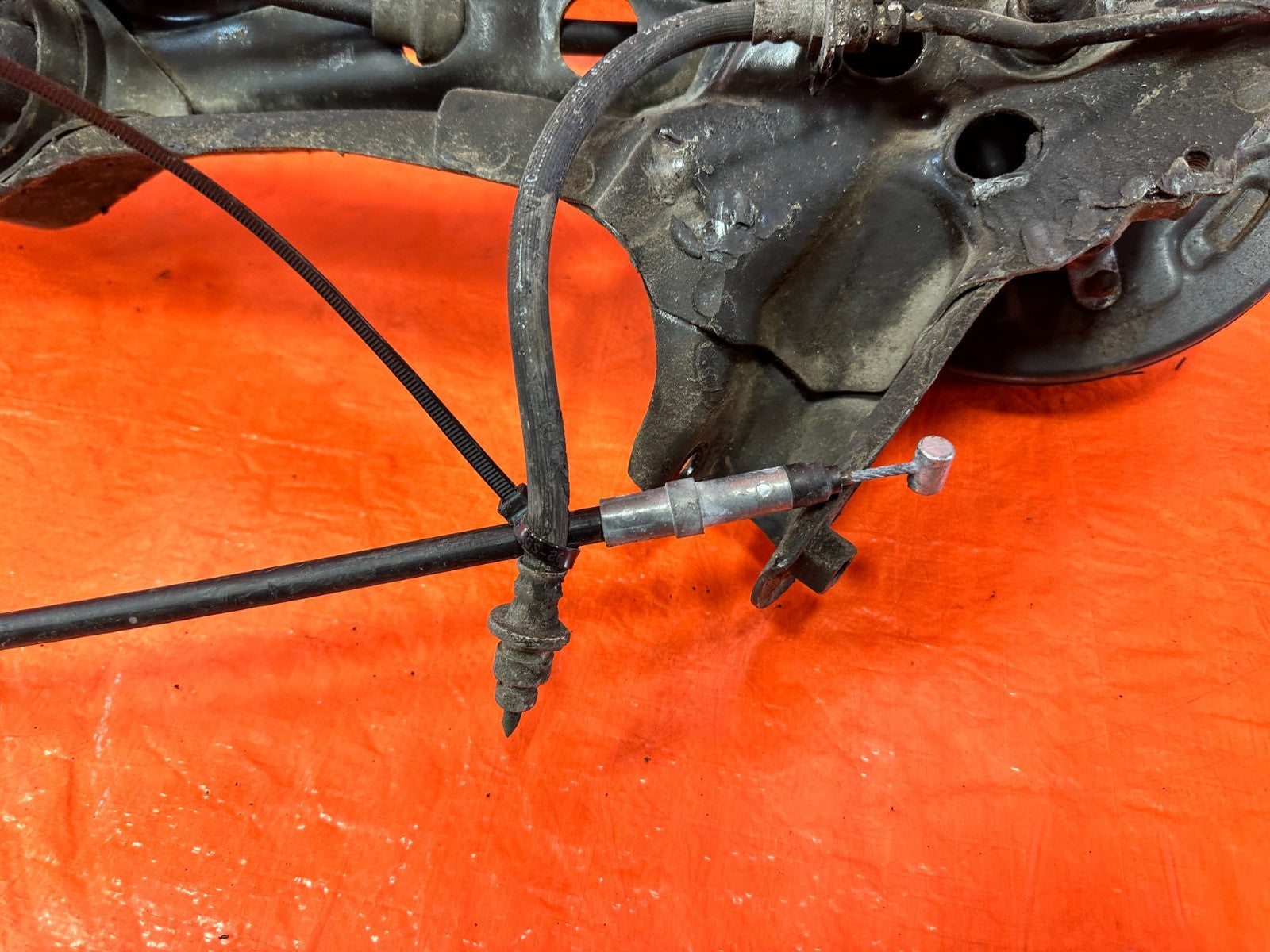 90 91 HONDA CIVIC HATCHBACK   DRIVER LEFT REAR TRAILING ARM LOWER ARM   OEM 32510
