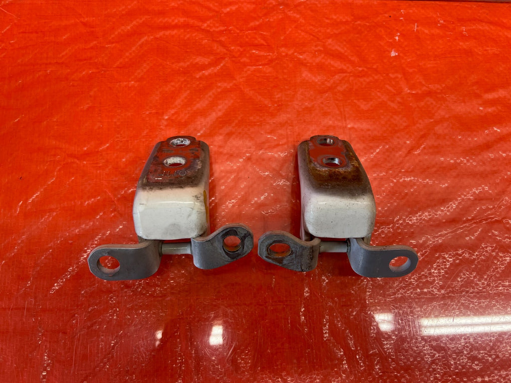 02 06 ACURA RSX   PASSENGER RIGHT FRONT DOOR HINGE SET UPPER LOWER   OEM #1337