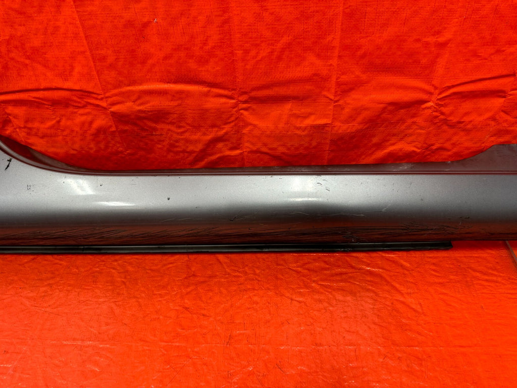 03 09 NISSAN 350Z   SIDE SKIRT ROCKER MOLDING TRIM   RIGHT SIDE   OEM #2628