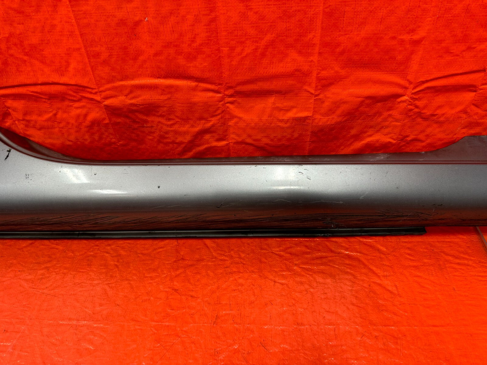 03 09 NISSAN 350Z   SIDE SKIRT ROCKER MOLDING TRIM   RIGHT SIDE   OEM #2628