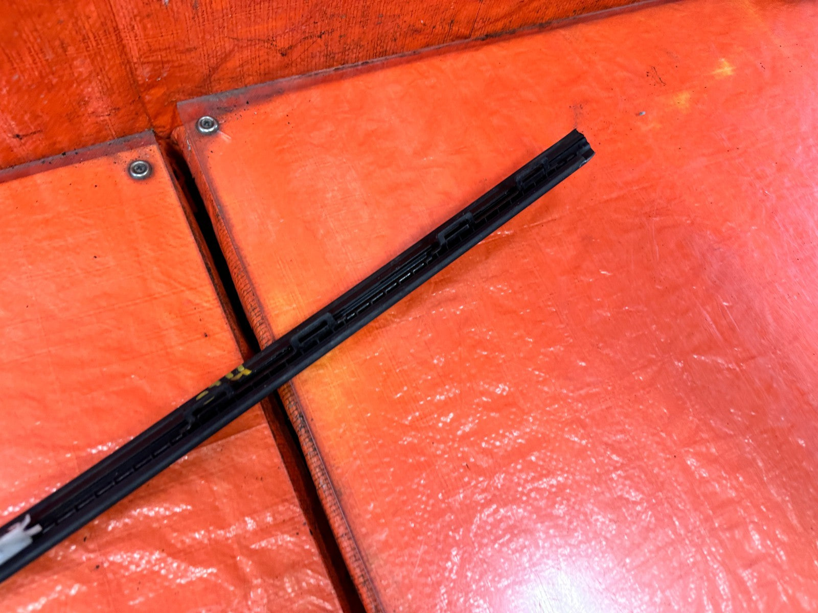 18 22 HONDA ACCORD   DRIVER LEFT EXTERIOR WINDSHIELD TRIM PLASTIC   OEM #32411
