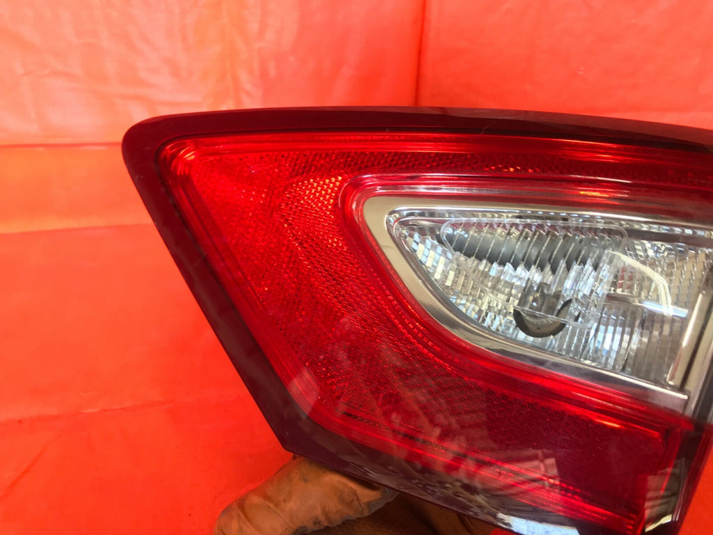OEM 2014 2015 2016 FORD FUSION PASSENGER RIGHT INNER TRUNK TAIL LIGHT LAMP R RH3