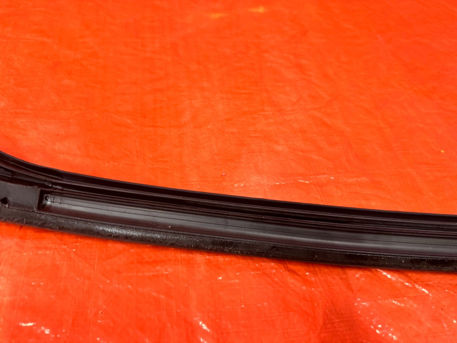 17 20 INFINITI Q60   DRIVER LEFT UPPER DOOR TO CHASSIS WEATHER STRIP SEAL OEM 8910