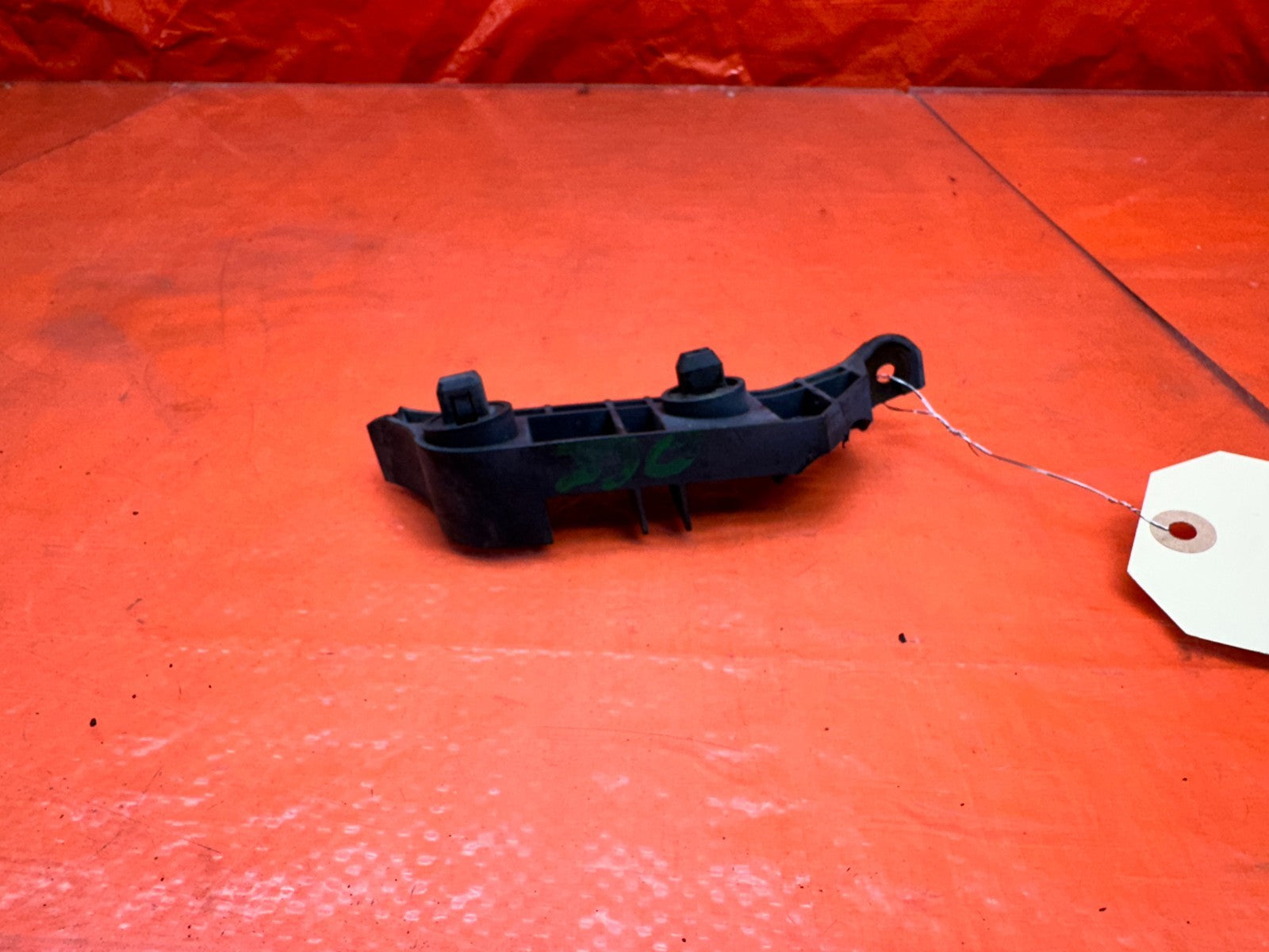 04 08 ACURA TSX RIGHT PASS FRONT BUMPER MOUNTING RETAINER BRACKET OEM #3306