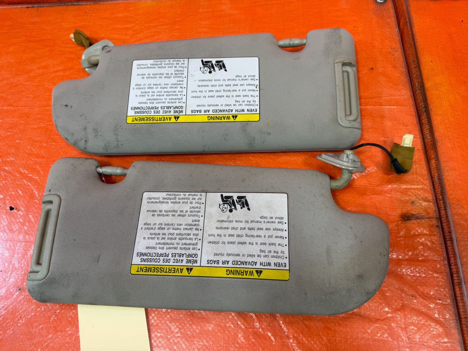 08 15 INFINITI G37 & Q60 2D COUPE   LEFT AND RIGHT SUN VISORS PAIR SET   OEM 3282