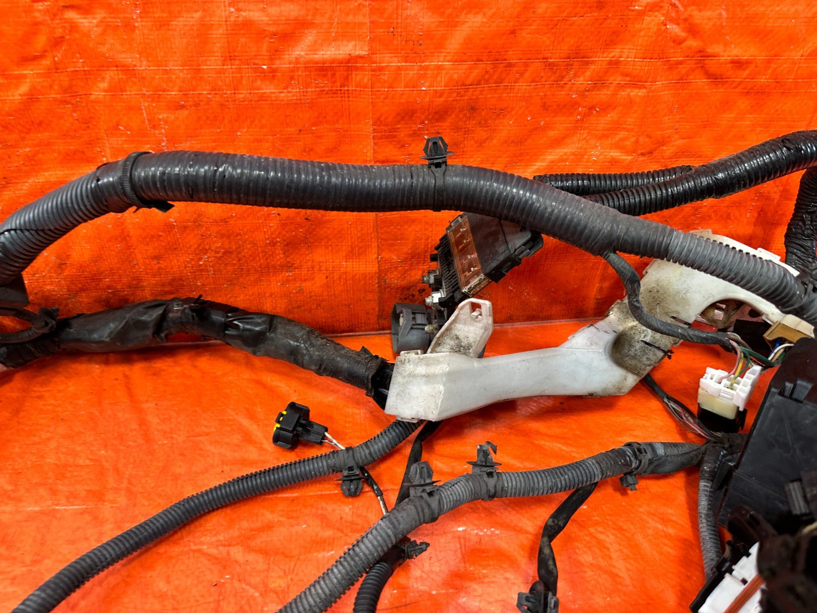 09 10 INFINITI G37 CONVERTIBLE ENGINE BAY / UNDER HOOD WIRING HARNESS WIRE LOOM7
