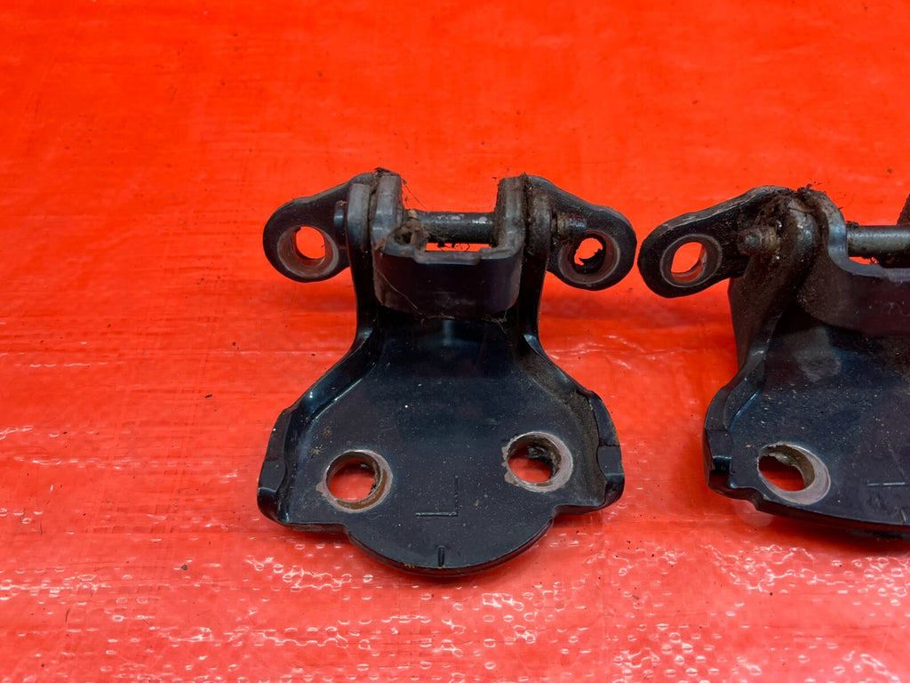 90 01 ACURA INTEGRA SEDAN 4D   DOOR HINGE SET UPPER & LOWER   LEFT REAR OEM #1617