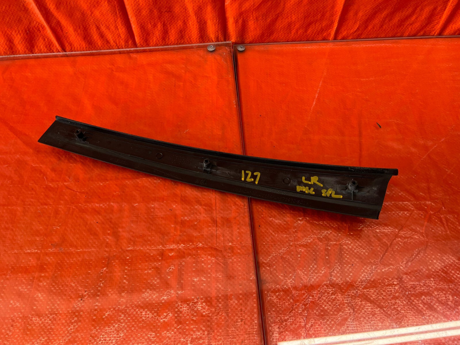 96 00 HONDA CIVIC   SEDAN   DRIVER LEFT REAR DOOR SASH TRIM MOLDING   OEM 1277