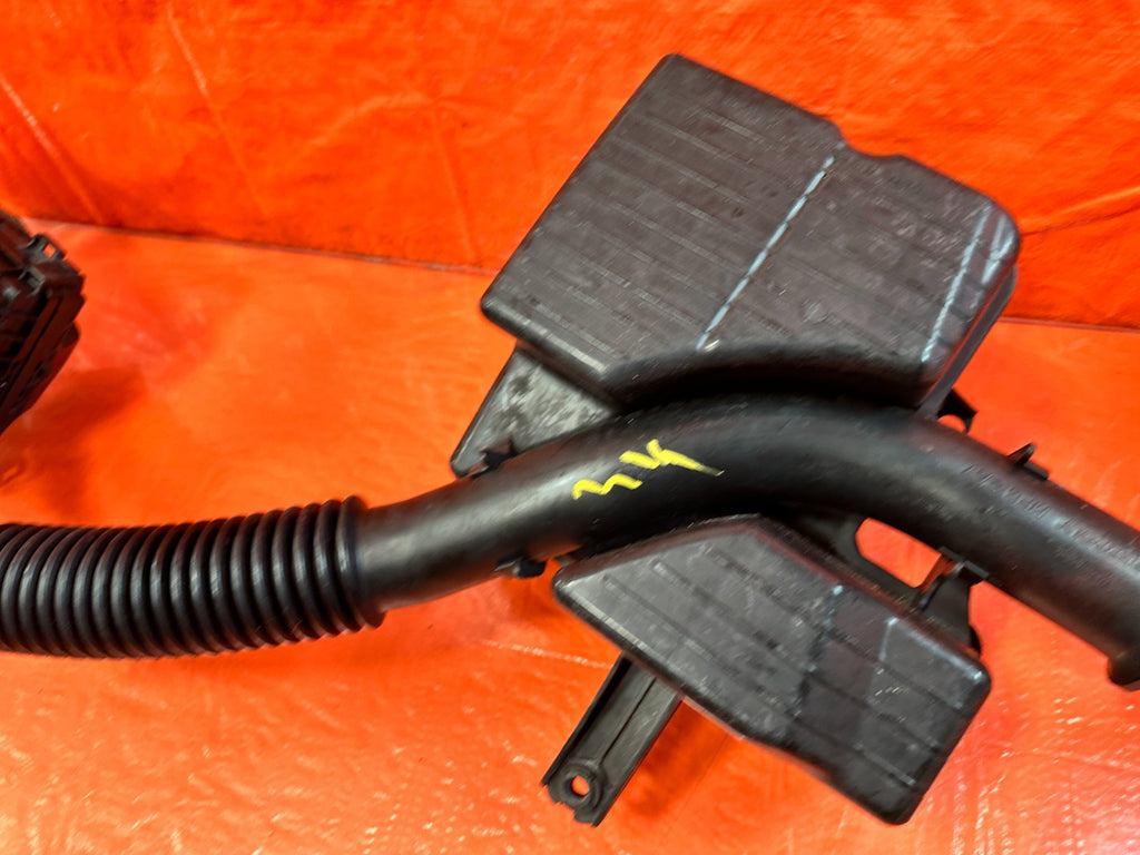 96 00 HONDA CIVIC / NON VTEC D16Y7 FACTORY INTAKE SYSTEM AIR BOX W/ ALL ARMS OEM4