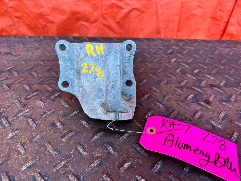 08 15 INFINITI G37 Q60   VQ37 RIGHT ALUMINUM ENGINE BRACKET RWD   OEM #2780
