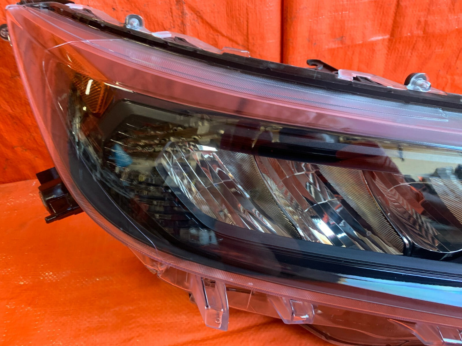 OEM 2019 2020 19 20 TOYOTA RAV4 XLE PASSENGER RIGHT HEADLIGHT BLACK HOUSING LED5